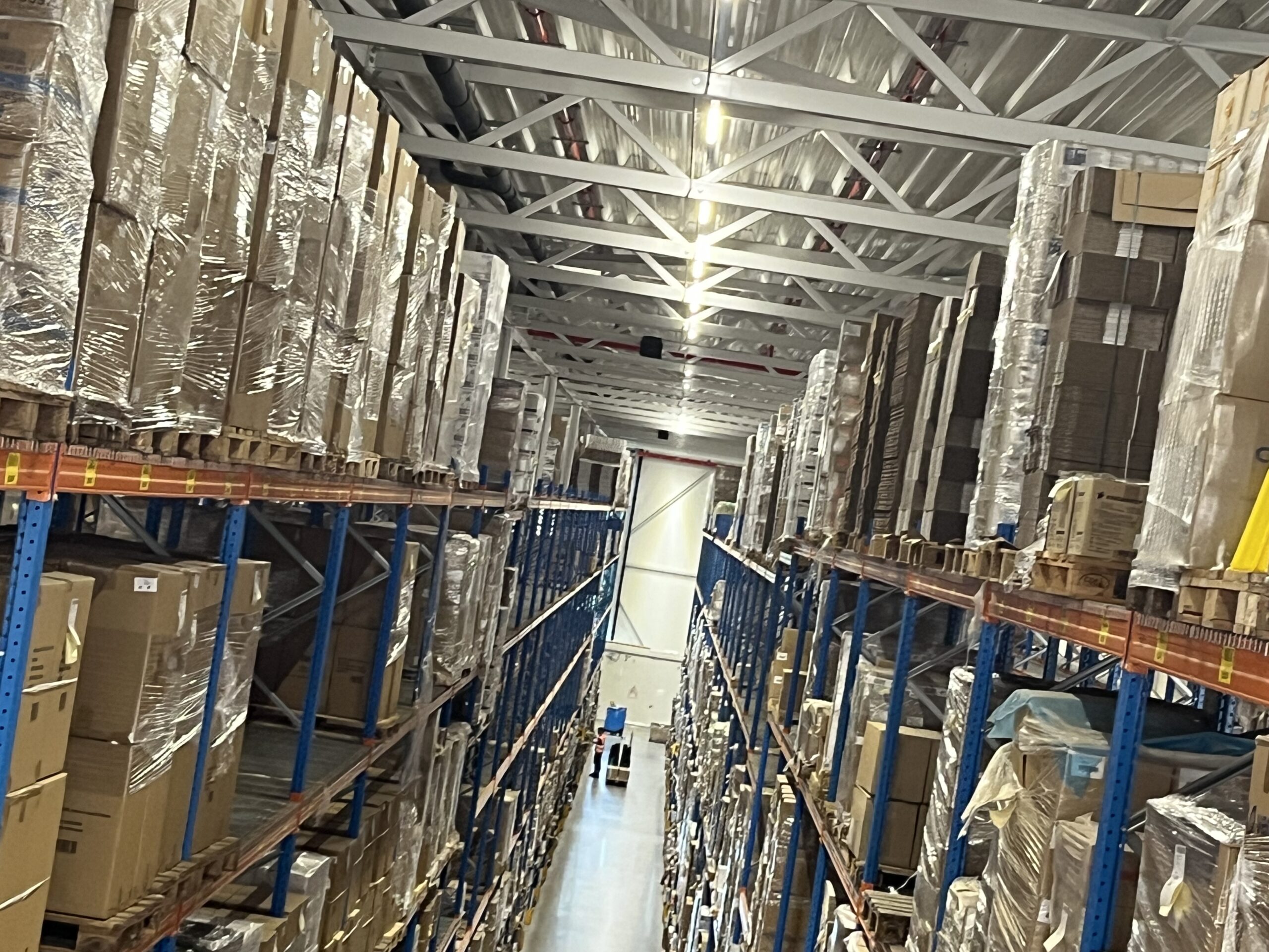 Geluidsinstallatie bedrijfshal King in Tiel Wij installeren Koster AVL